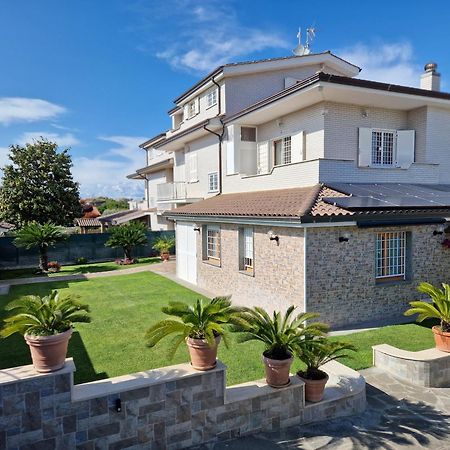 ホテル Castelbarco House B ローマ エクステリア 写真