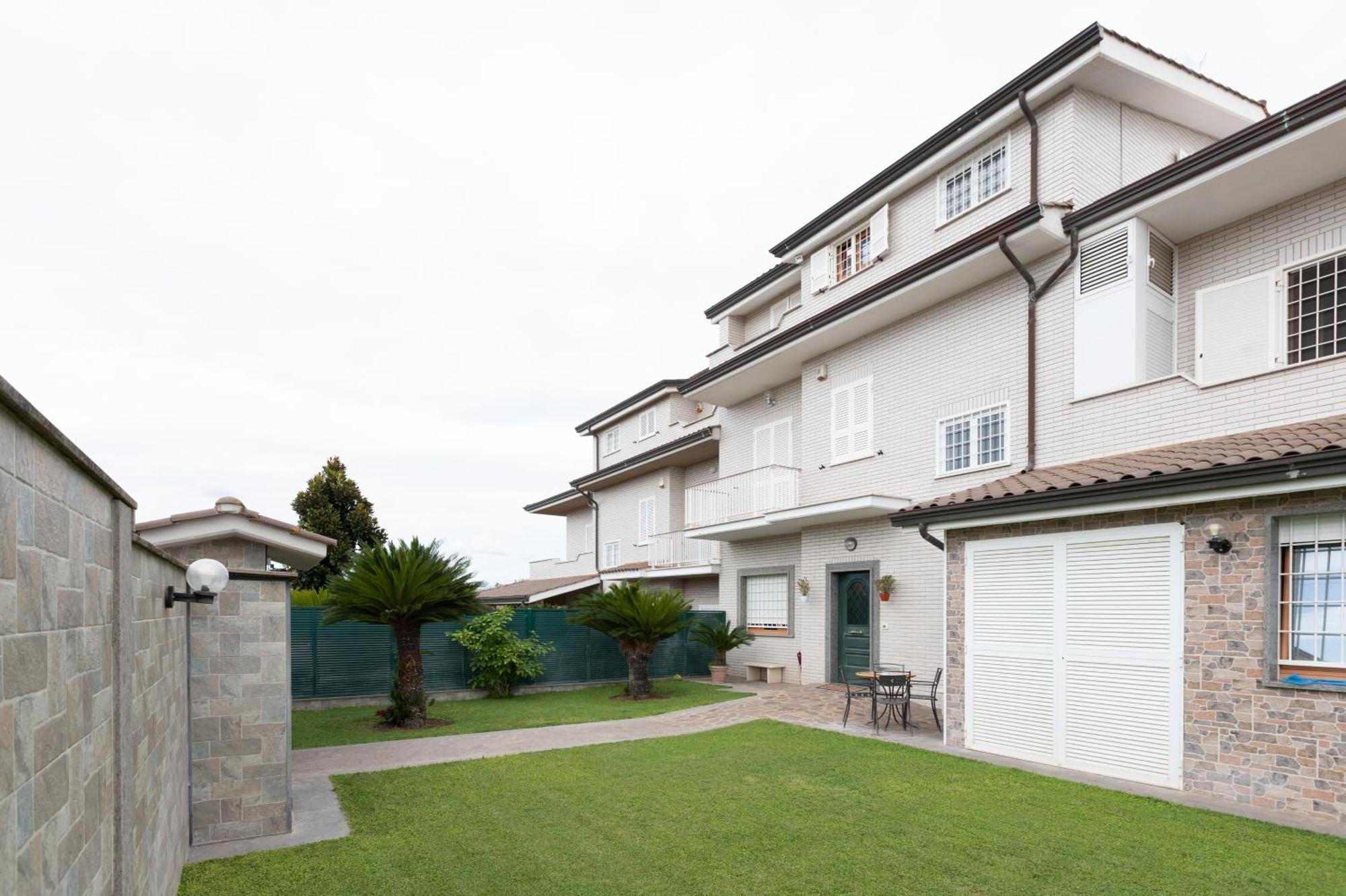 ホテル Castelbarco House B ローマ エクステリア 写真